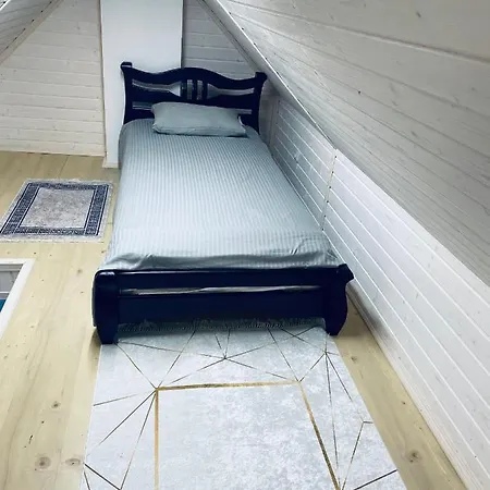 смерекова хата * Pilipets