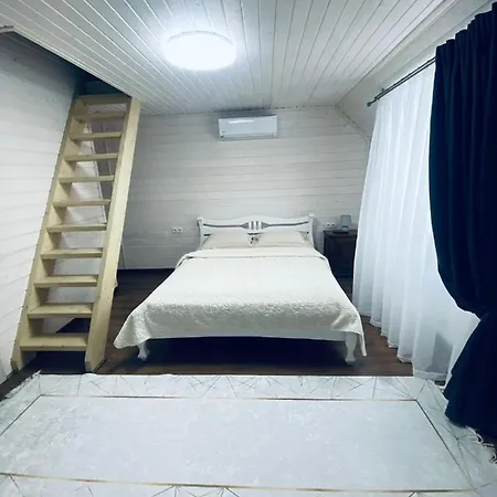 смерекова хата * Pilipets